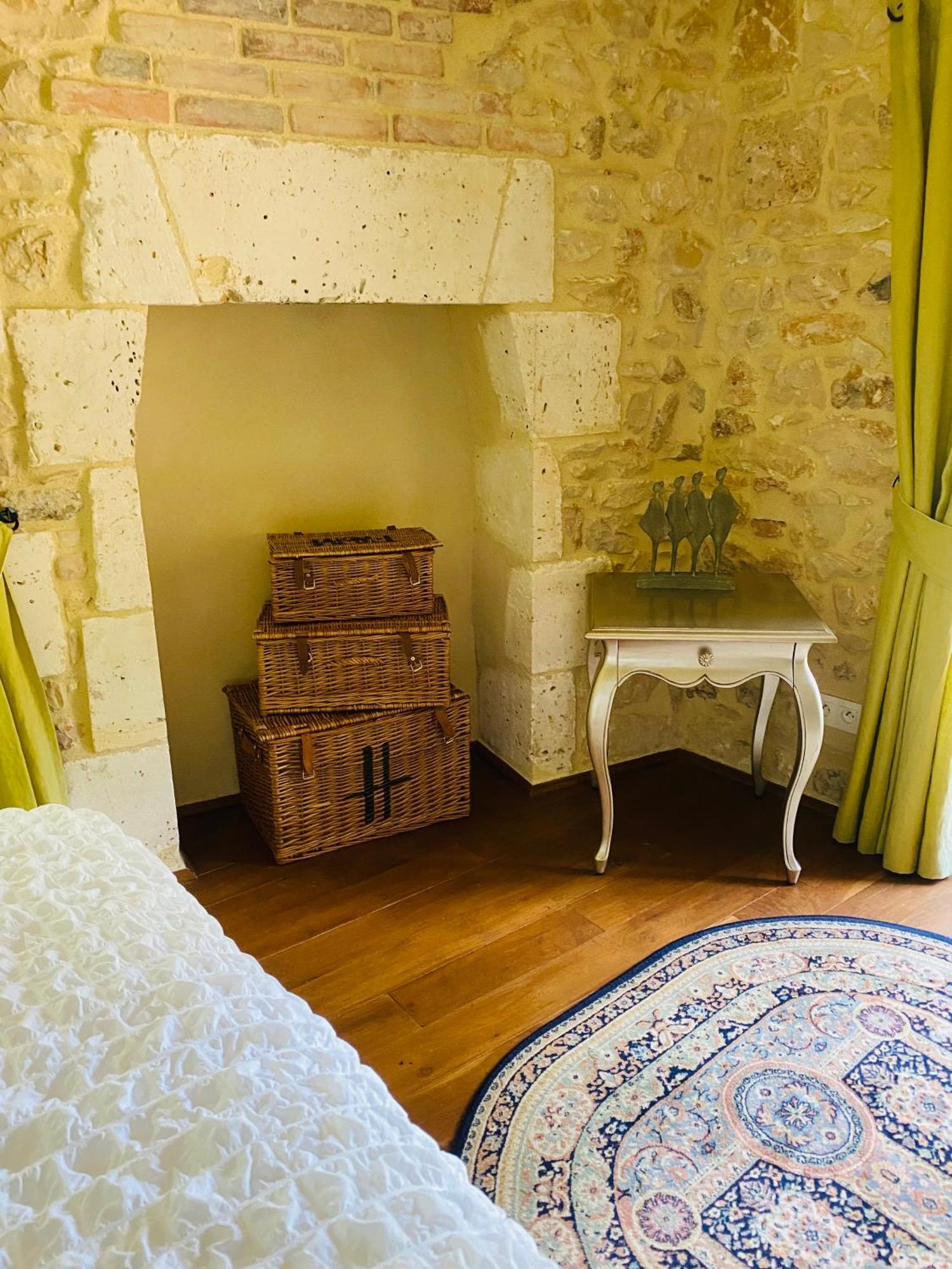 Moulin Du Fontcourt Bed & Breakfast Chasseneuil-sur-Bonnieure Bagian luar foto