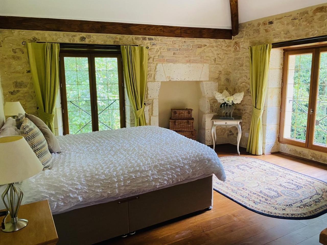 Moulin Du Fontcourt Bed & Breakfast Chasseneuil-sur-Bonnieure Bagian luar foto