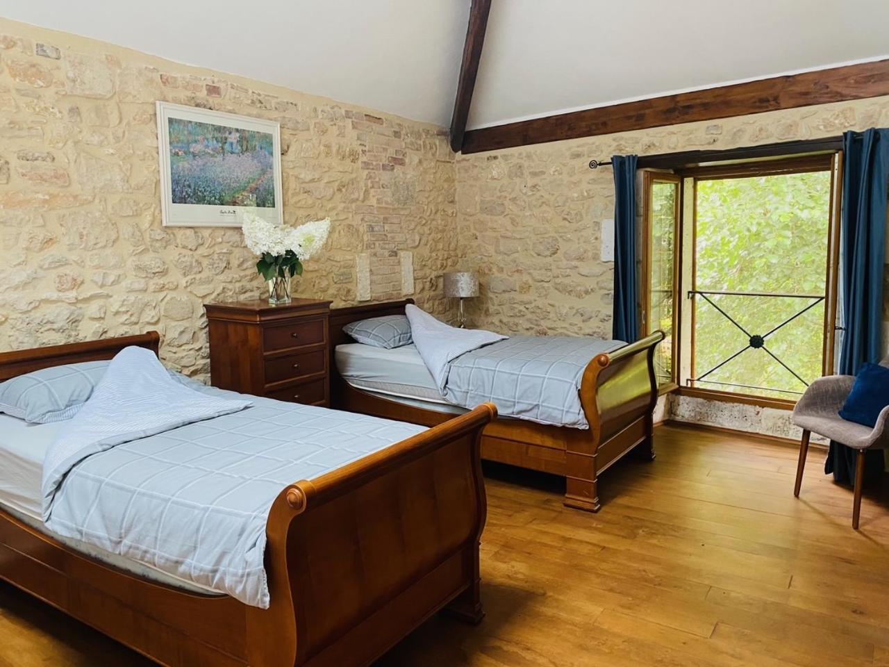 Moulin Du Fontcourt Bed & Breakfast Chasseneuil-sur-Bonnieure Bagian luar foto