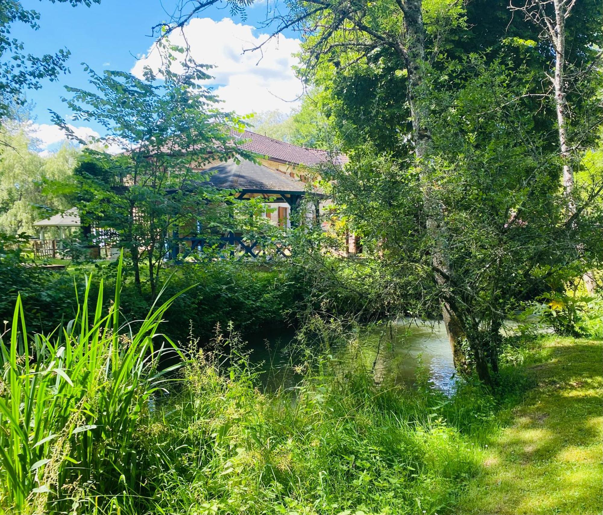 Moulin Du Fontcourt Bed & Breakfast Chasseneuil-sur-Bonnieure Bagian luar foto